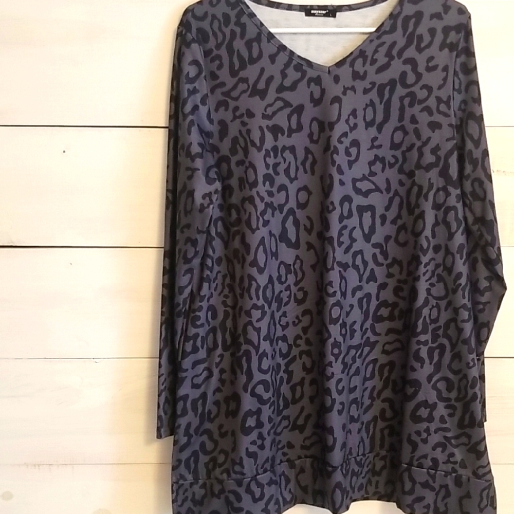 Maysoar Gray Leopard Print Long Sleeve Top L